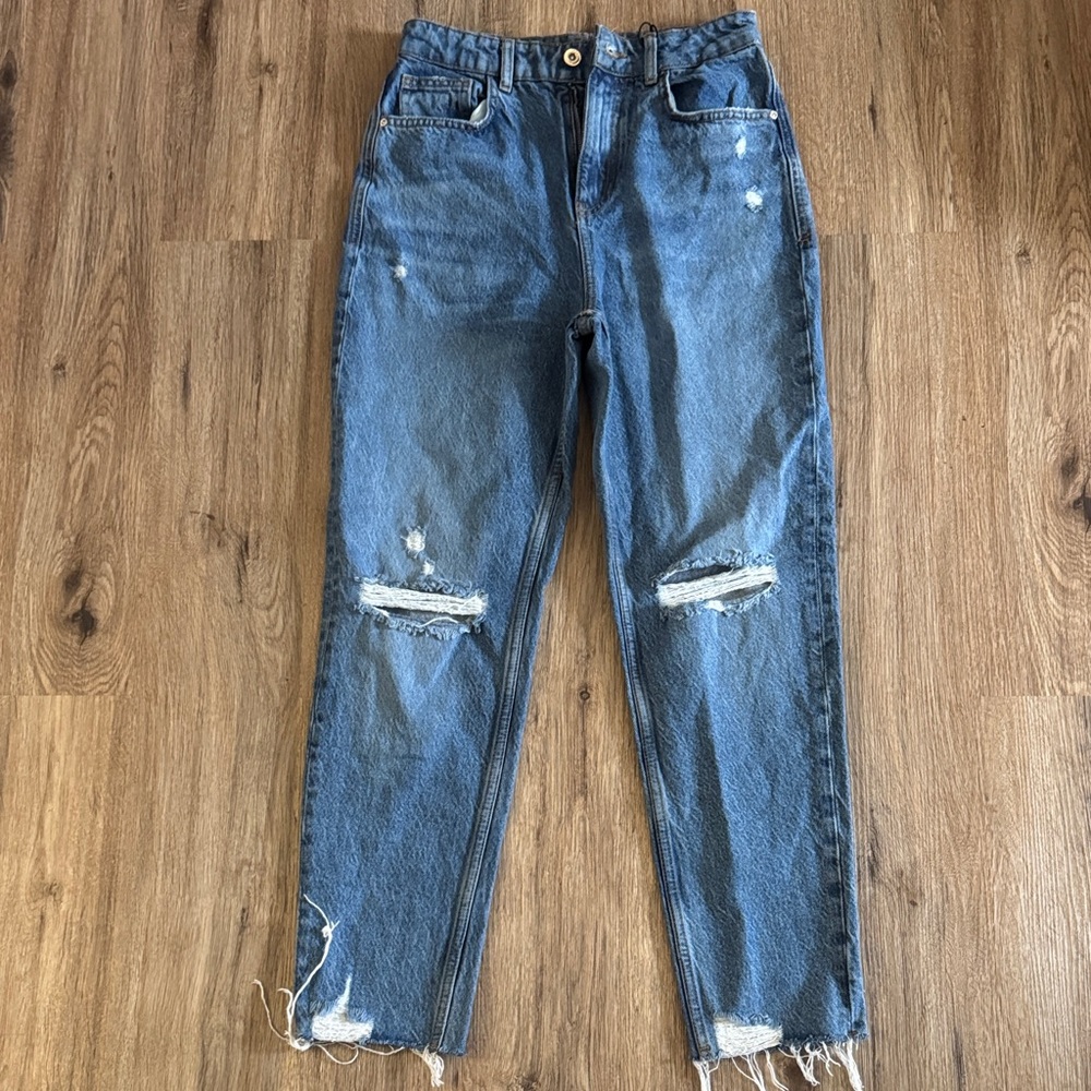 Zara Women’s Blue Distressed Cropped Jeans
